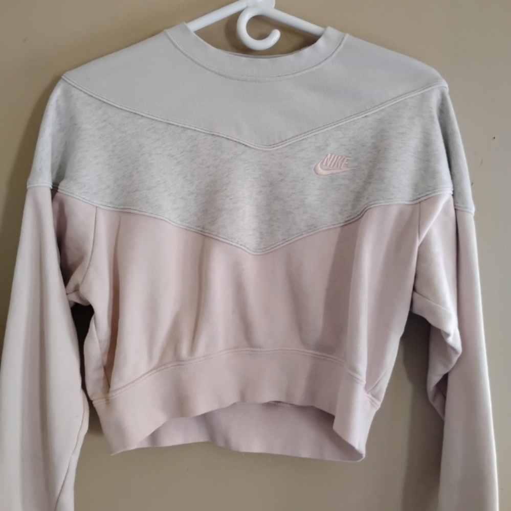 NIKE Crewneck long sleeve NWOT